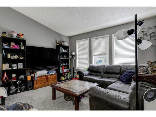 9073 131 Avenue, Grande Prairie, AB - Indoor Photo Showing Living Room