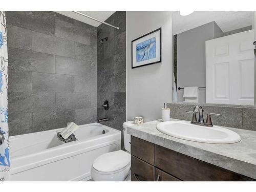 8013 112 Street, Grande Prairie, AB - Indoor Photo Showing Bathroom