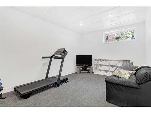 8013 112 Street, Grande Prairie, AB - Indoor Photo Showing Gym Room