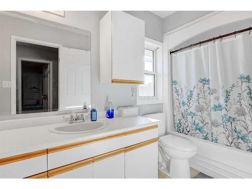 10130 106 Avenue, Grande Prairie, AB - Indoor Photo Showing Bathroom