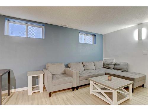 10130 106 Avenue, Grande Prairie, AB - Indoor Photo Showing Living Room