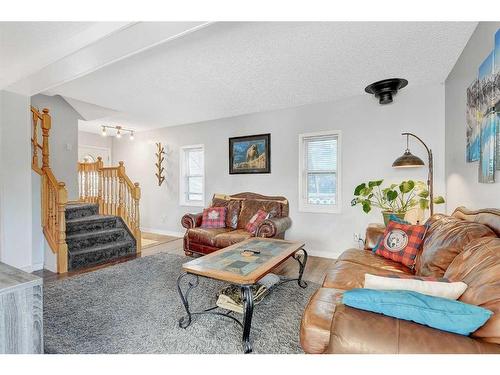 10130 106 Avenue, Grande Prairie, AB - Indoor Photo Showing Living Room