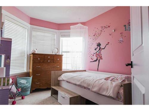 9-55007 Twp Rd 725, Rural Grande Prairie No. 1, County Of, AB - Indoor Photo Showing Bedroom