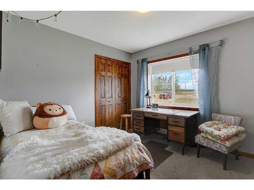 95051 Township Rd 722, Beaverlodge, AB - Indoor Photo Showing Bedroom