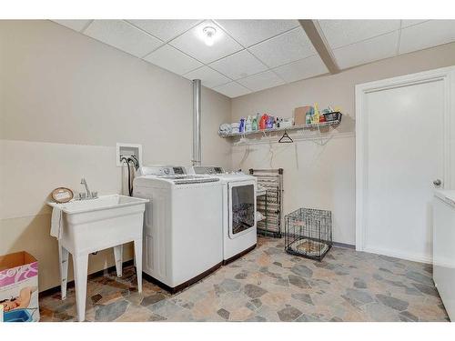 95051 Township Rd 722, Beaverlodge, AB - Indoor Photo Showing Laundry Room