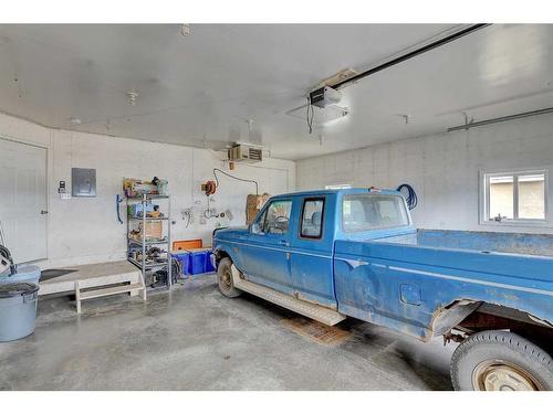 95051 Township Rd 722, Beaverlodge, AB - Indoor Photo Showing Garage