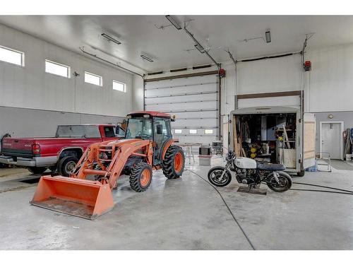 95051 Township Rd 722, Beaverlodge, AB - Indoor Photo Showing Garage