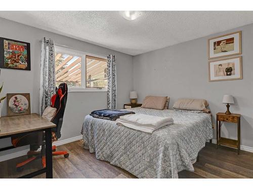 12418 95 Street, Grande Prairie, AB - Indoor Photo Showing Bedroom