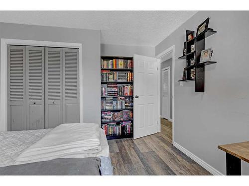 12418 95 Street, Grande Prairie, AB - Indoor Photo Showing Bedroom