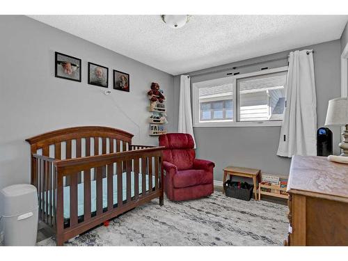 12418 95 Street, Grande Prairie, AB - Indoor Photo Showing Bedroom