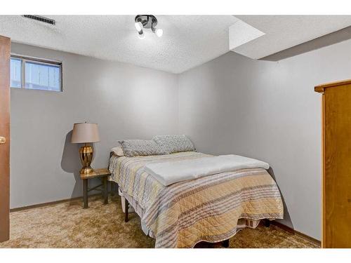 12418 95 Street, Grande Prairie, AB - Indoor Photo Showing Bedroom