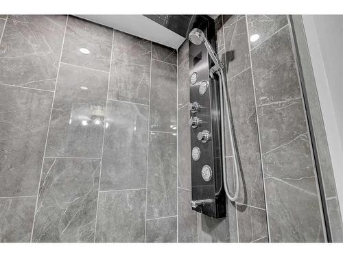 12418 95 Street, Grande Prairie, AB - Indoor Photo Showing Bathroom