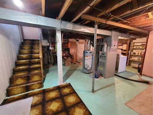 9814 95 Avenue, Peace River, AB - Indoor Photo Showing Basement