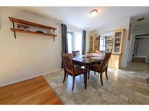 8806 85 Avenue, Grande Prairie, AB - Indoor Photo Showing Dining Room