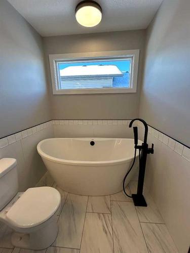 11314 107 Avenue, Grande Prairie, AB - Indoor Photo Showing Bathroom