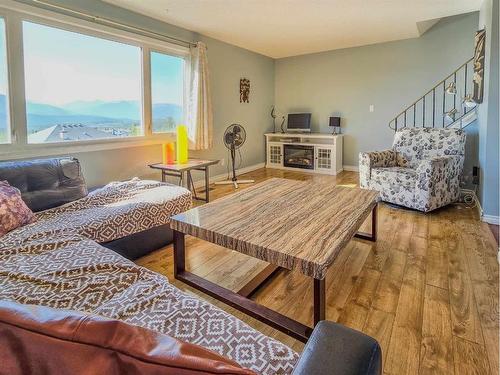 96 97 Avenue, Grande Cache, AB - Indoor Photo Showing Living Room