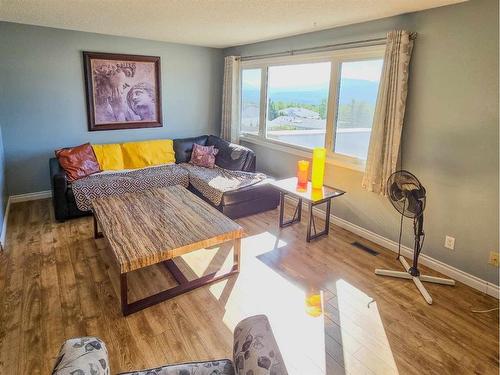 96 97 Avenue, Grande Cache, AB - Indoor Photo Showing Living Room