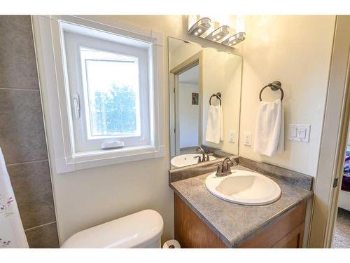 11105 60 Avenue, Grande Prairie, AB - Indoor Photo Showing Bathroom