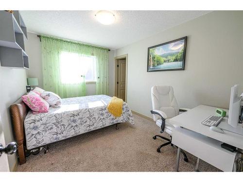 11105 60 Avenue, Grande Prairie, AB - Indoor Photo Showing Bedroom