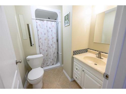 11105 60 Avenue, Grande Prairie, AB - Indoor Photo Showing Bathroom