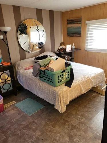 912 3Rd Avenue, Beaverlodge, AB - Indoor Photo Showing Bedroom