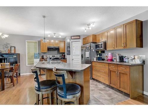 6626 112 Street, Grande Prairie, AB - Indoor Photo Showing Kitchen