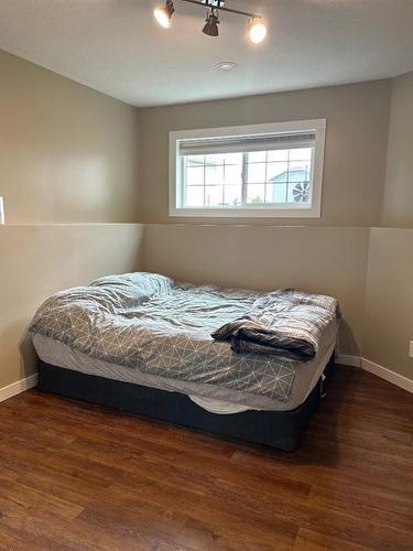 11426 72 Avenue, Grande Prairie, AB - Indoor Photo Showing Bedroom