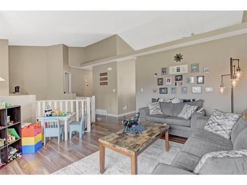 11426 72 Avenue, Grande Prairie, AB - Indoor Photo Showing Living Room