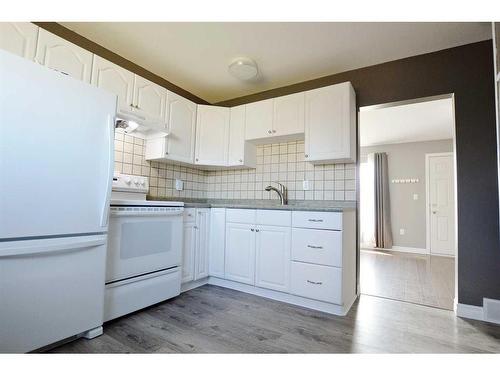 9230 100 Avenue, Grande Prairie, AB - Indoor Photo Showing Kitchen