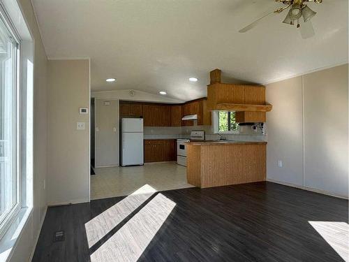 781032 Range Road 23 Road, Wanham, AB - Indoor Photo Showing Kitchen