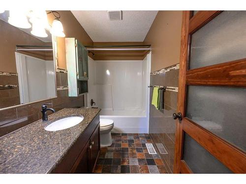 740081 Range Road 54, Rural Grande Prairie No. 1, County Of, AB - Indoor Photo Showing Bathroom