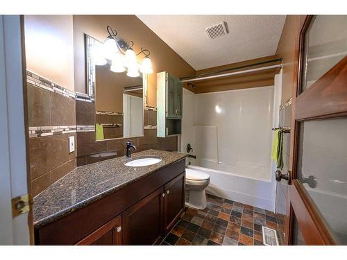 740081 Range Road 54, Rural Grande Prairie No. 1, County Of, AB - Indoor Photo Showing Bathroom