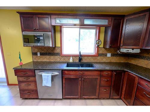 740081 Range Road 54, Rural Grande Prairie No. 1, County Of, AB - Indoor Photo Showing Kitchen With Double Sink