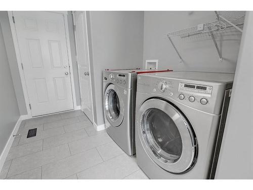 8821 88 Avenue, Grande Prairie, AB - Indoor Photo Showing Laundry Room