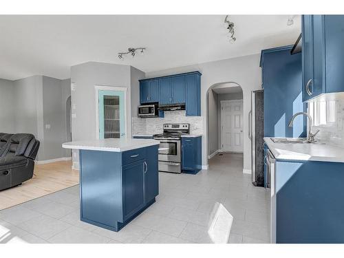 8821 88 Avenue, Grande Prairie, AB - Indoor Photo Showing Kitchen With Upgraded Kitchen