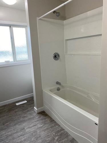 9406 102 Avenue, Grande Prairie, AB - Indoor Photo Showing Bathroom