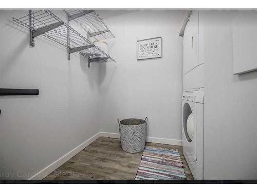 403-10405 99 Avenue, Grande Prairie, AB - Indoor Photo Showing Laundry Room