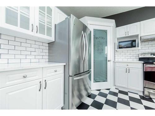 11921 105A Street, Grande Prairie, AB - Indoor Photo Showing Kitchen