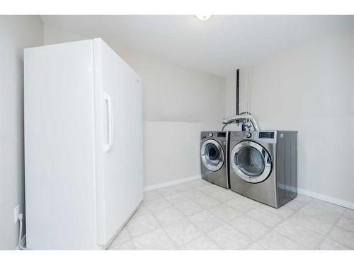 11921 105A Street, Grande Prairie, AB - Indoor Photo Showing Laundry Room