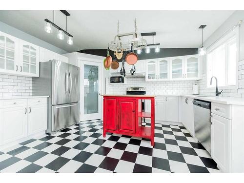 11921 105A Street, Grande Prairie, AB - Indoor Photo Showing Kitchen With Upgraded Kitchen