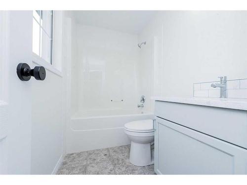 9813 90 Street, Grande Prairie, AB - Indoor Photo Showing Bathroom