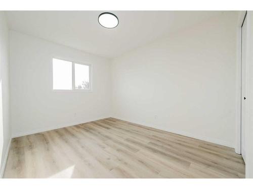 9813 90 Street, Grande Prairie, AB - Indoor Photo Showing Other Room