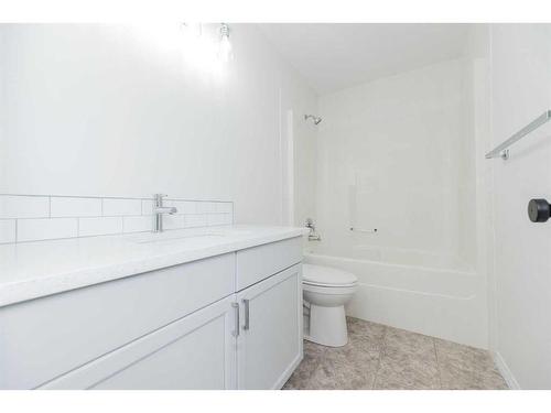 9813 90 Street, Grande Prairie, AB - Indoor Photo Showing Bathroom