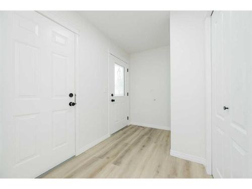 9813 90 Street, Grande Prairie, AB - Indoor Photo Showing Other Room