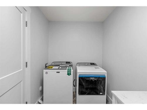 10105 109 Avenue, Grande Prairie, AB - Indoor Photo Showing Laundry Room