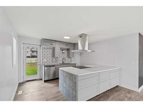 10105 109 Avenue, Grande Prairie, AB - Indoor Photo Showing Kitchen