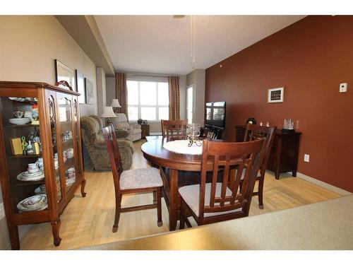 402-12330 102 Street, Grande Prairie, AB - Indoor Photo Showing Dining Room