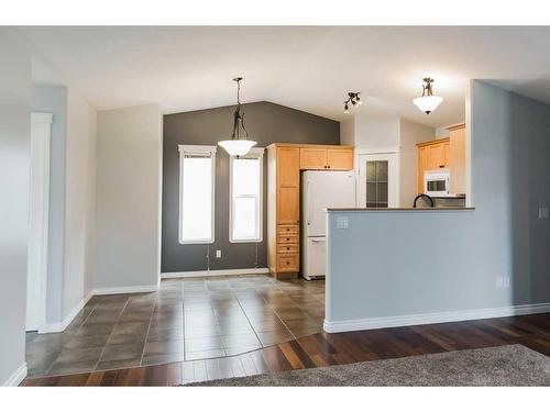 11334 Pinnacle Drive, Grande Prairie, AB - Indoor Photo Showing Kitchen