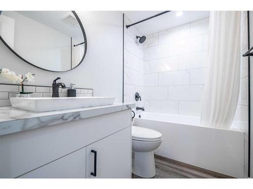 704015 Range Road 64, Rural Grande Prairie No. 1, County Of, AB - Indoor Photo Showing Bathroom