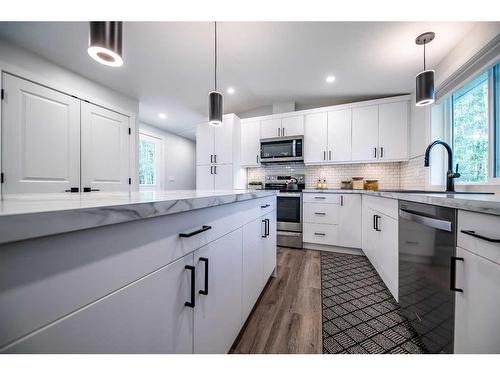 704015 Range Road 64, Rural Grande Prairie No. 1, County Of, AB - Indoor Photo Showing Kitchen With Upgraded Kitchen